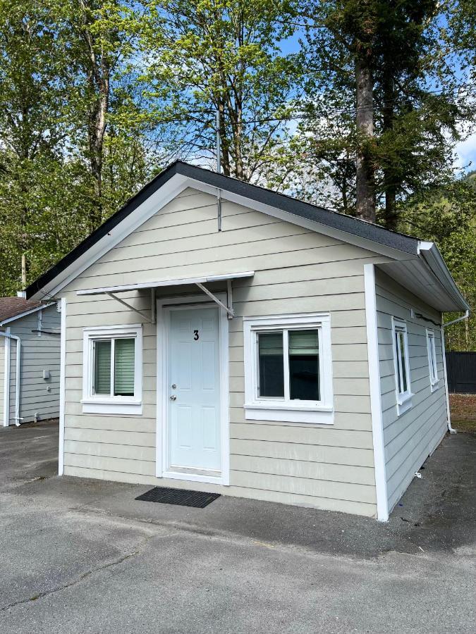Lake Errock Motel Harrison Mills Экстерьер фото